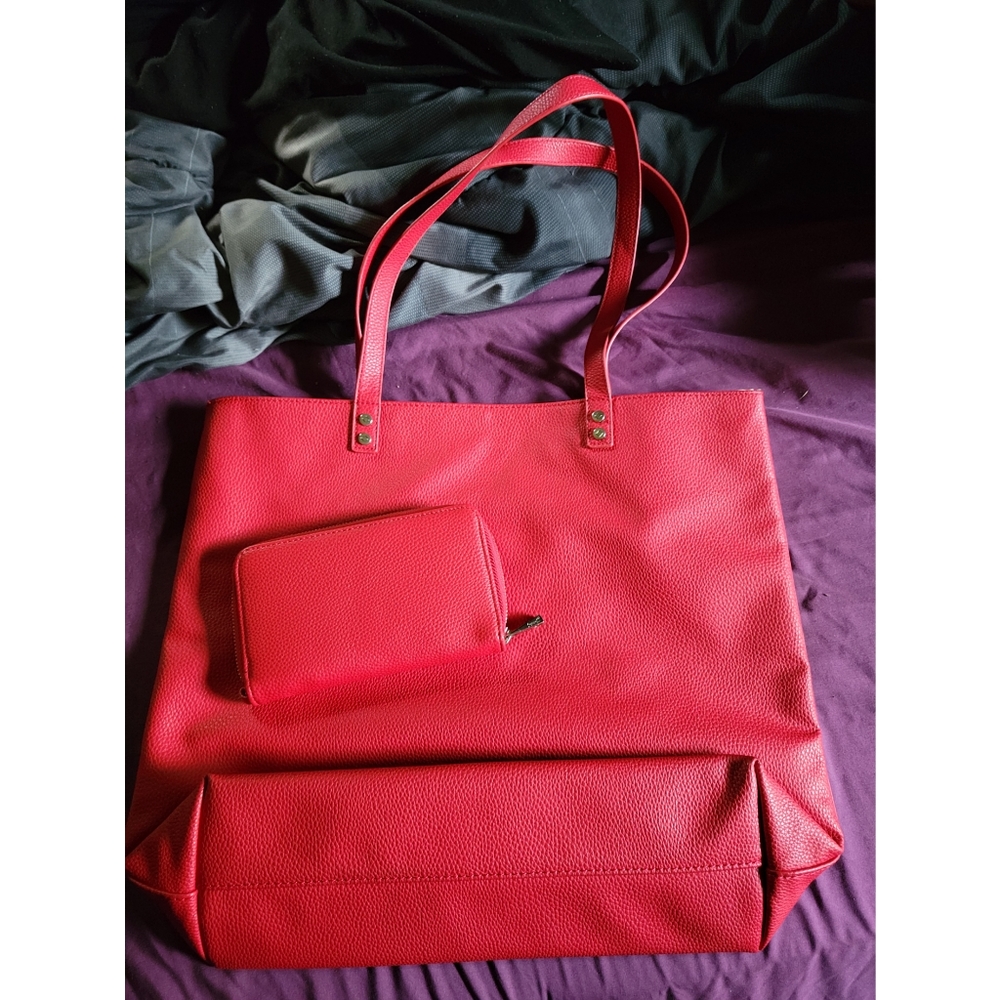 31 Matching Tote & Wallet